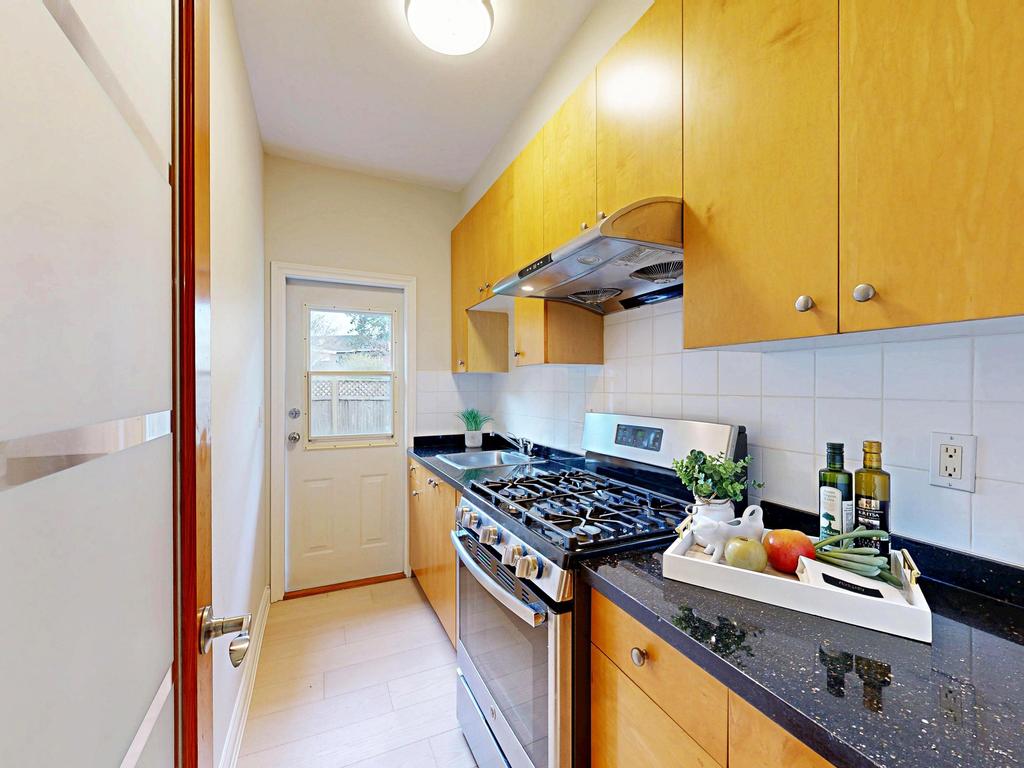 Listing Image for R3104620