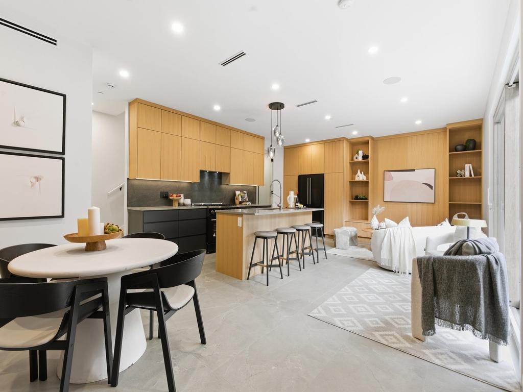 Listing Image for R3104684