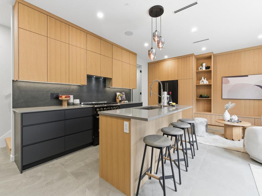 Listing Image for R3104684