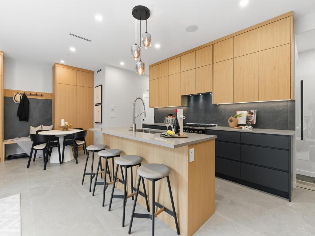 Listing Image for R3104684