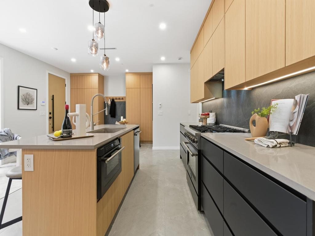 Listing Image for R3104684