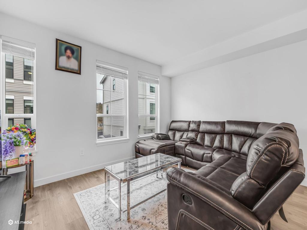 Listing Image for R3104828