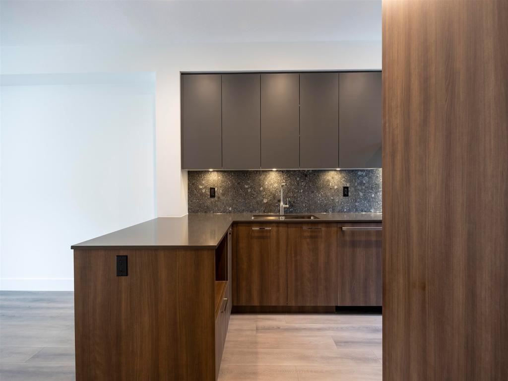 Listing Image for R3104876