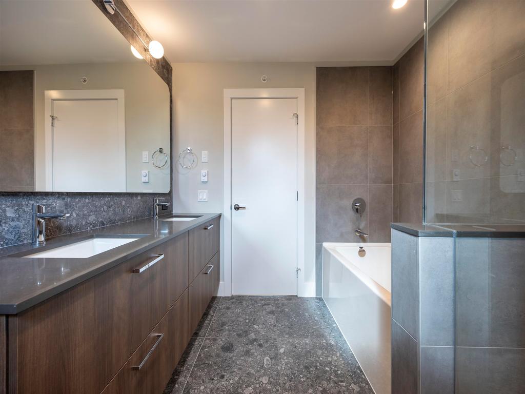 Listing Image for R3104876