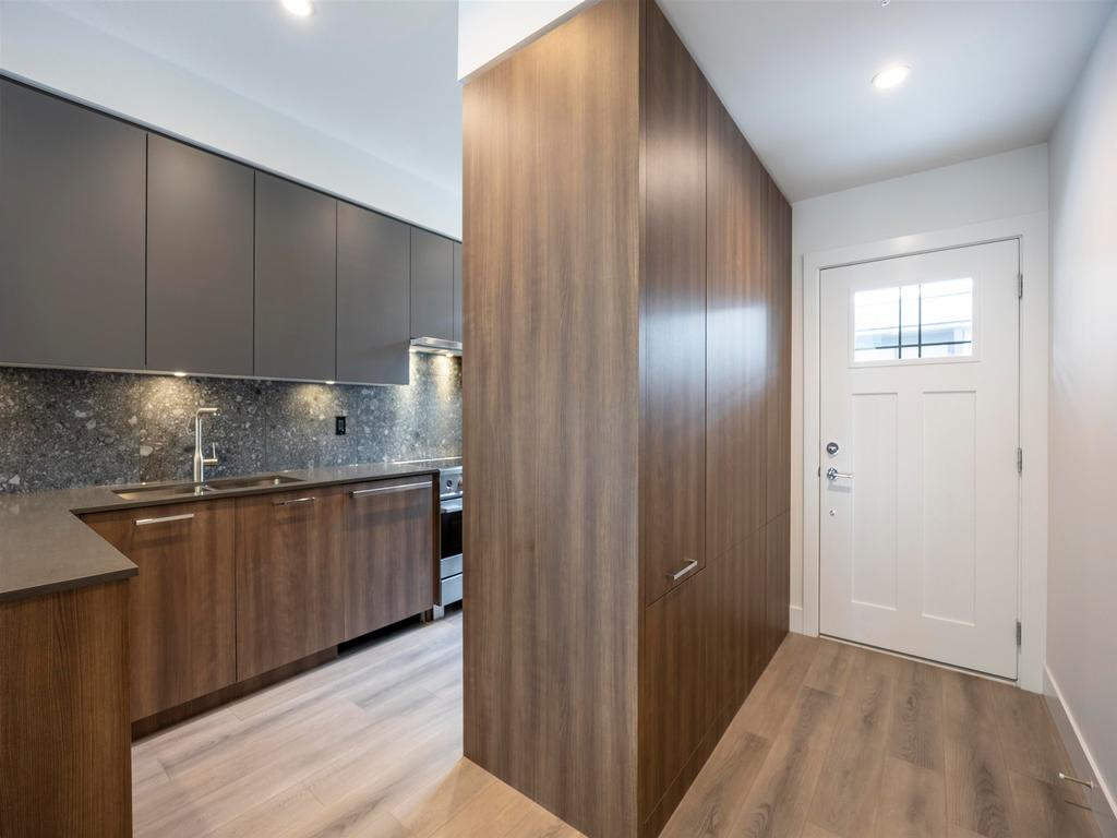 Listing Image for R3104876