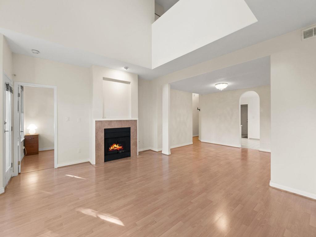 Listing Image for R3104936