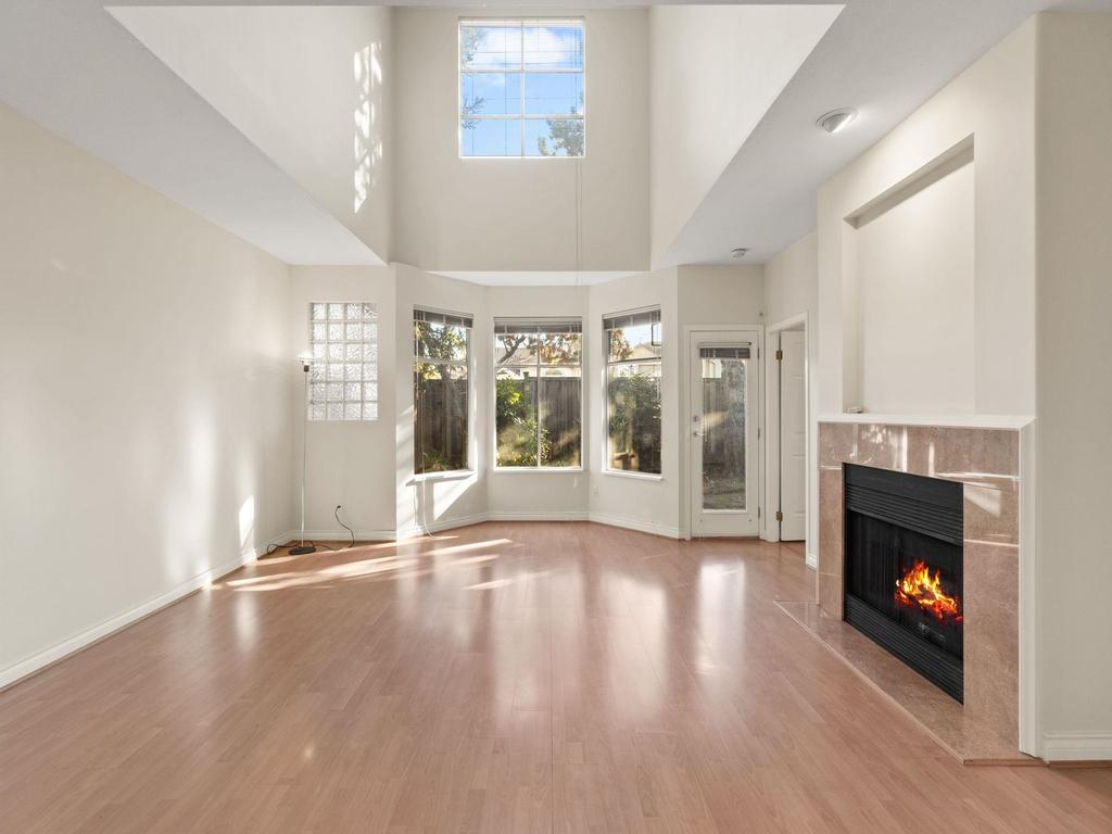 Listing Image for R3104936