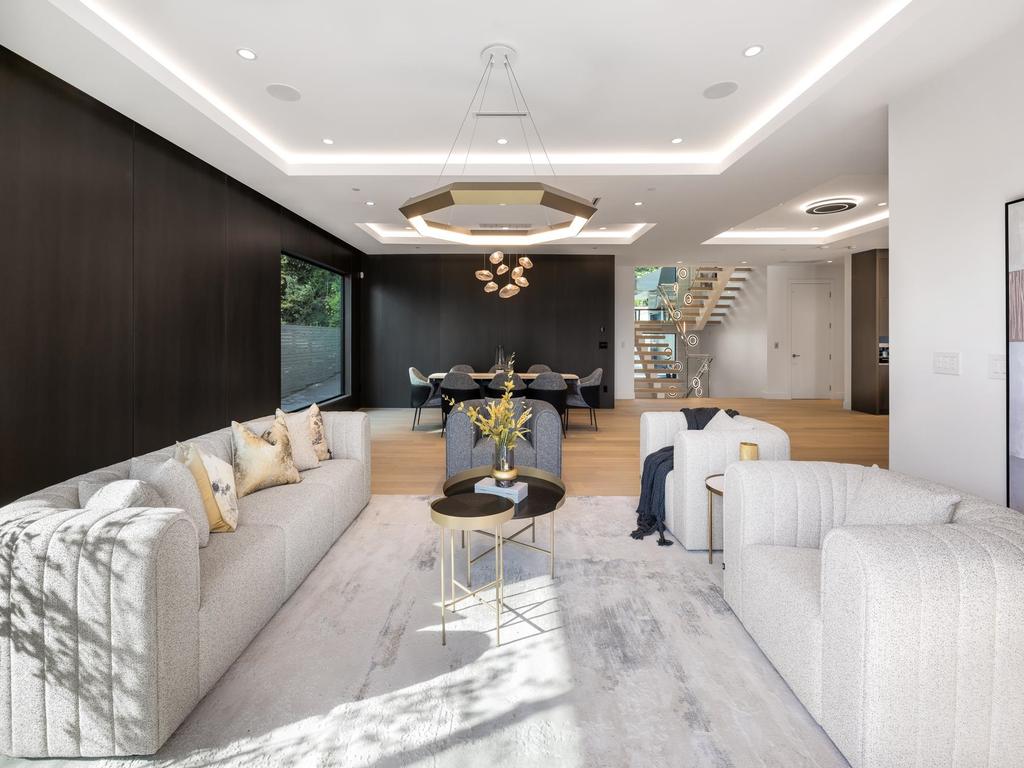 Listing Image for R3104975