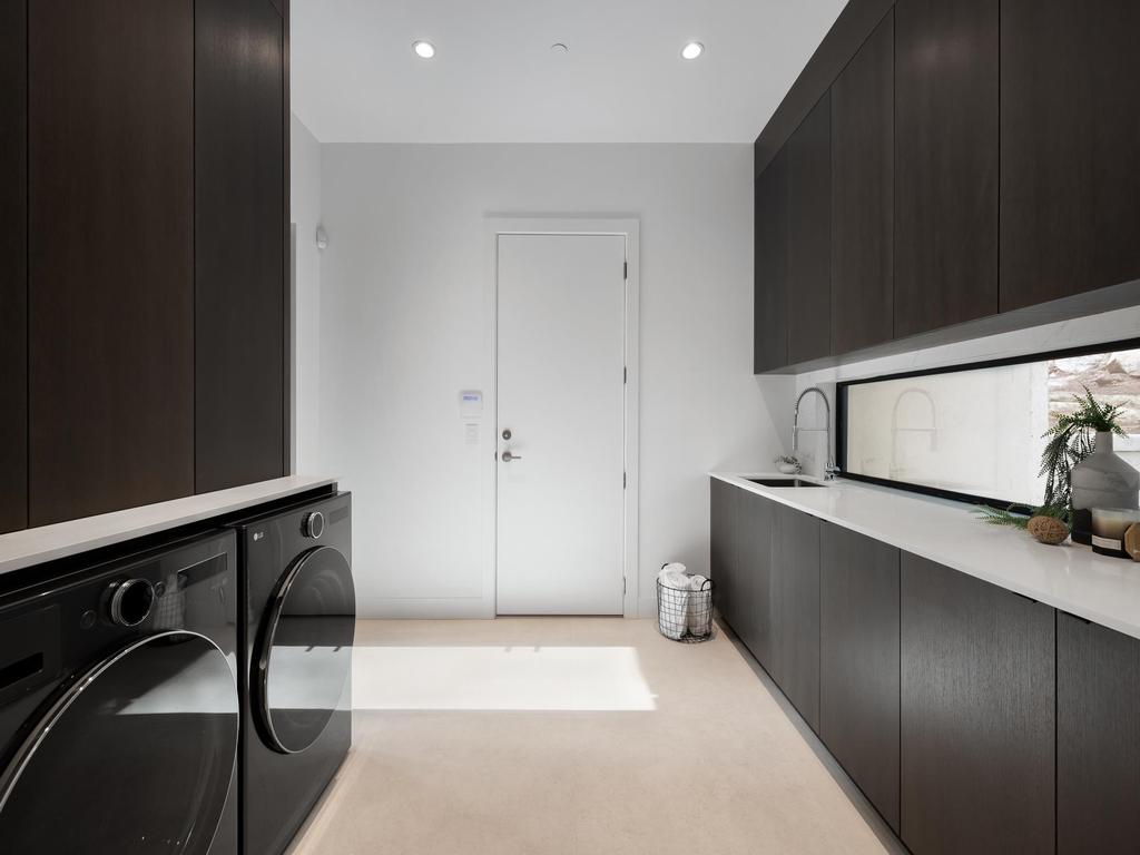 Listing Image for R3104975