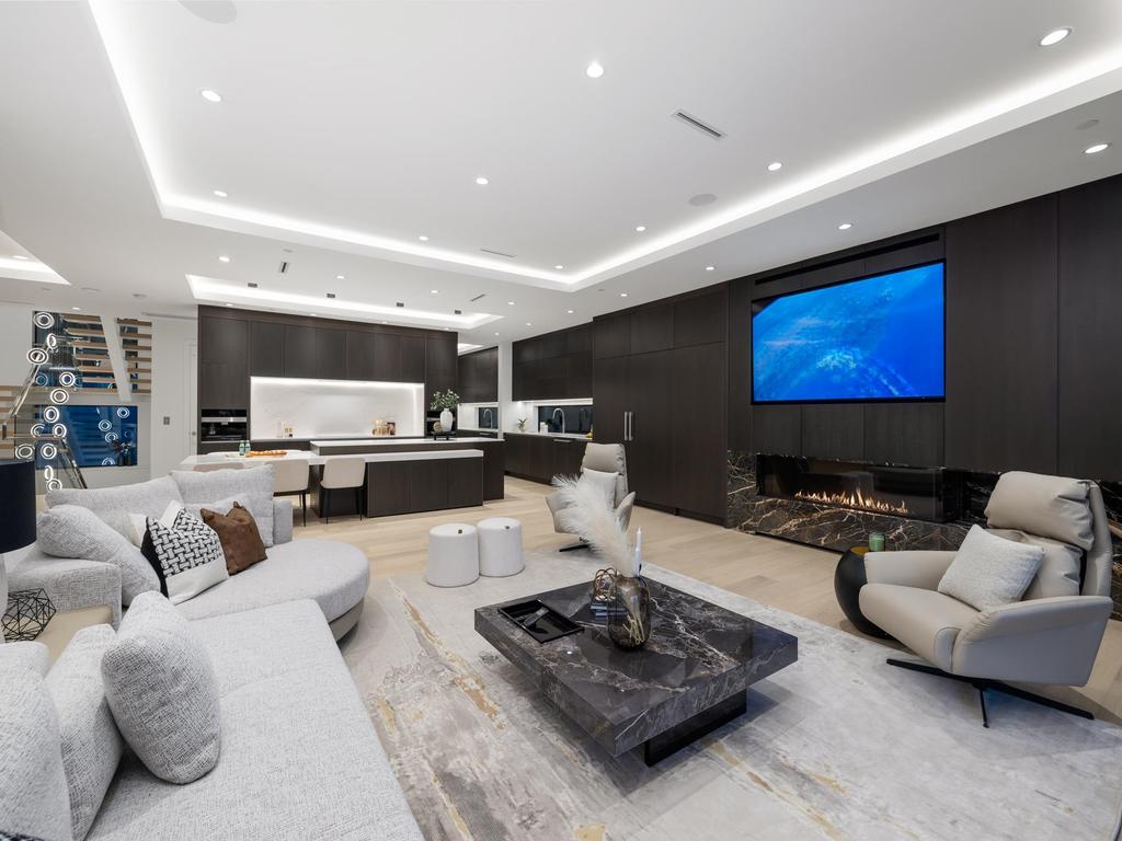 Listing Image for R3104975