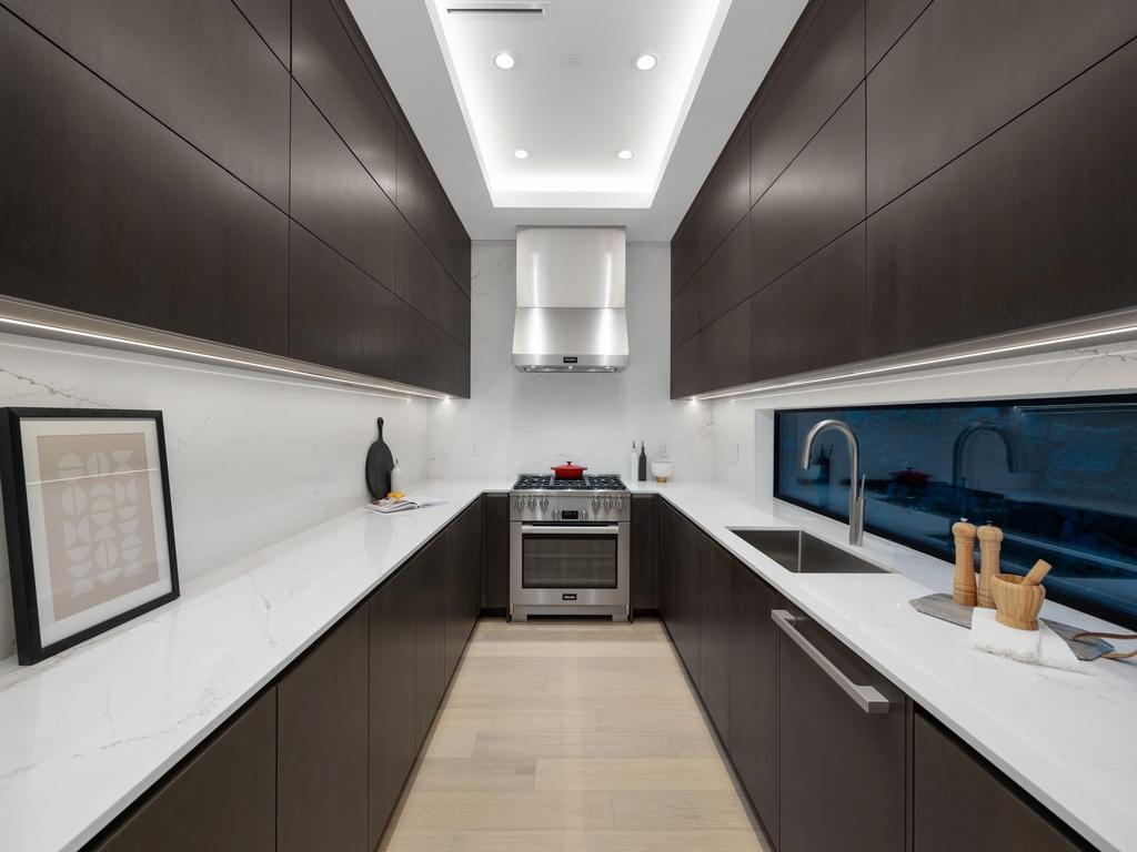 Listing Image for R3104975