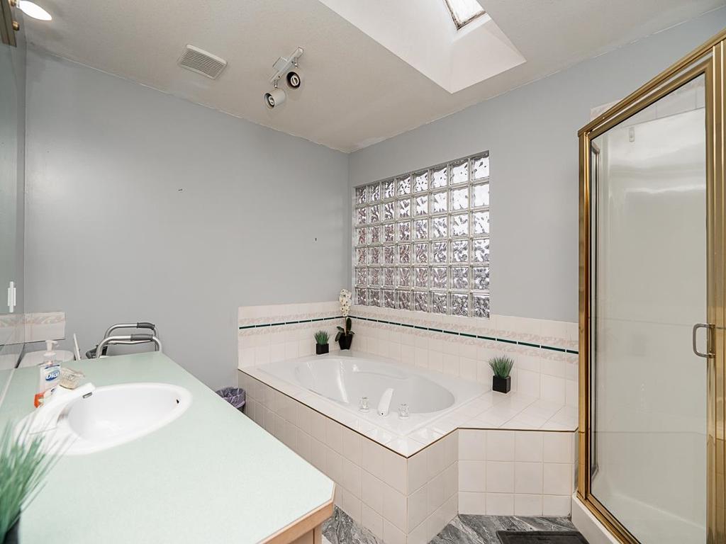 Listing Image for R3105030