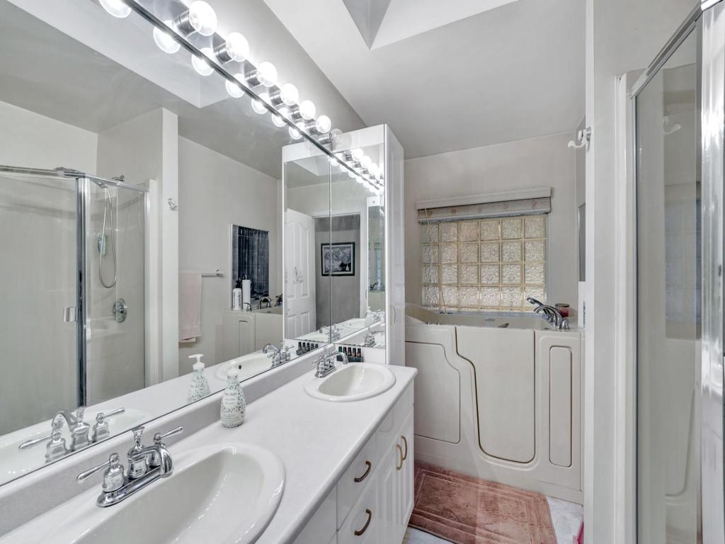 Listing Image for R3105536