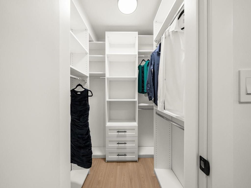 Listing Image for R3106020