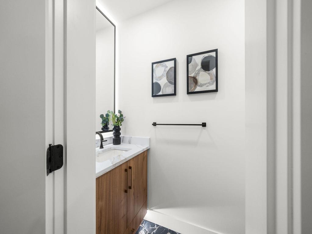 Listing Image for R3106020