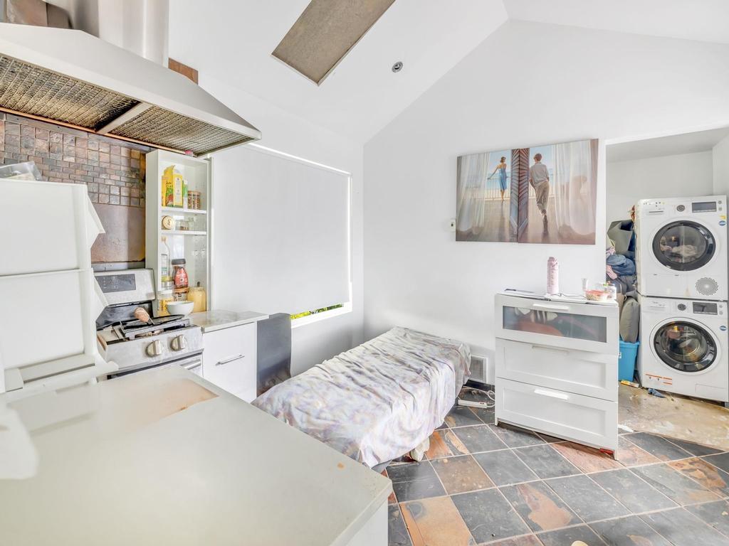 Listing Image for R3106600