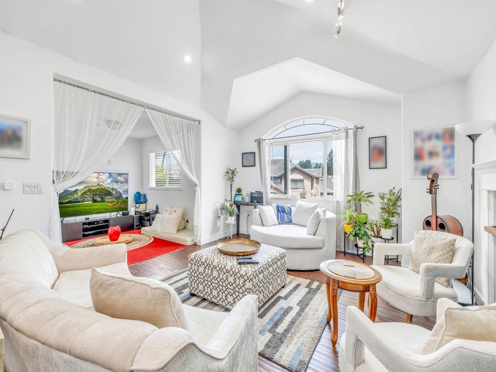 Listing Image for R3106600