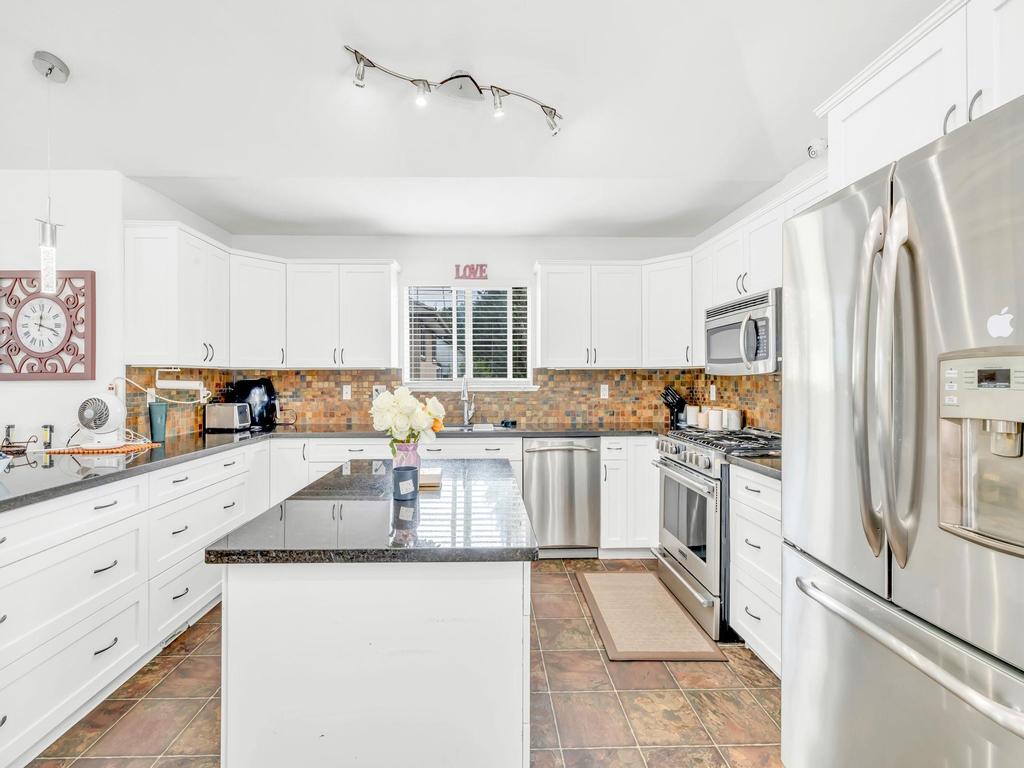 Listing Image for R3106600