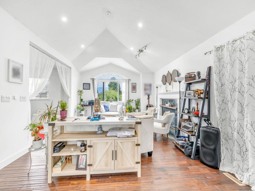 Listing Image for R3106600