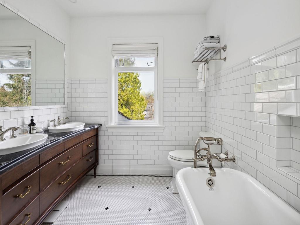 Listing Image for R3107335