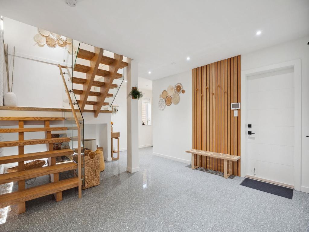 Listing Image for R3107347