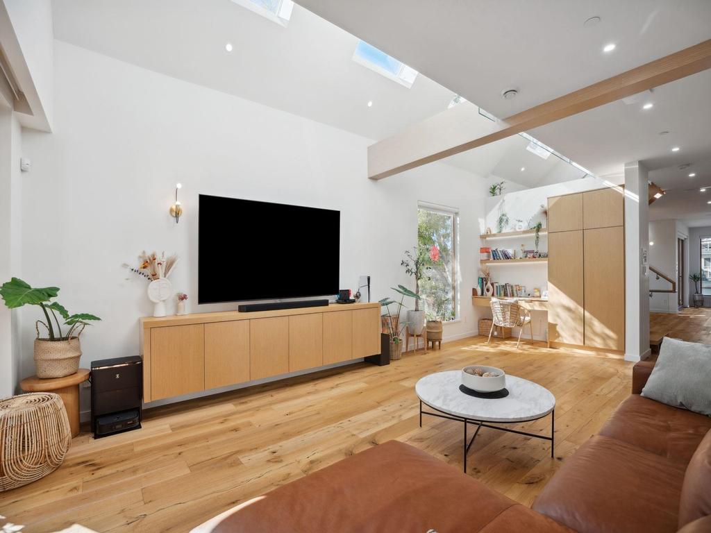 Listing Image for R3107347