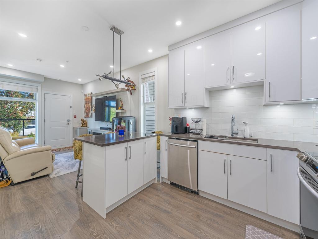 Listing Image for R3107602