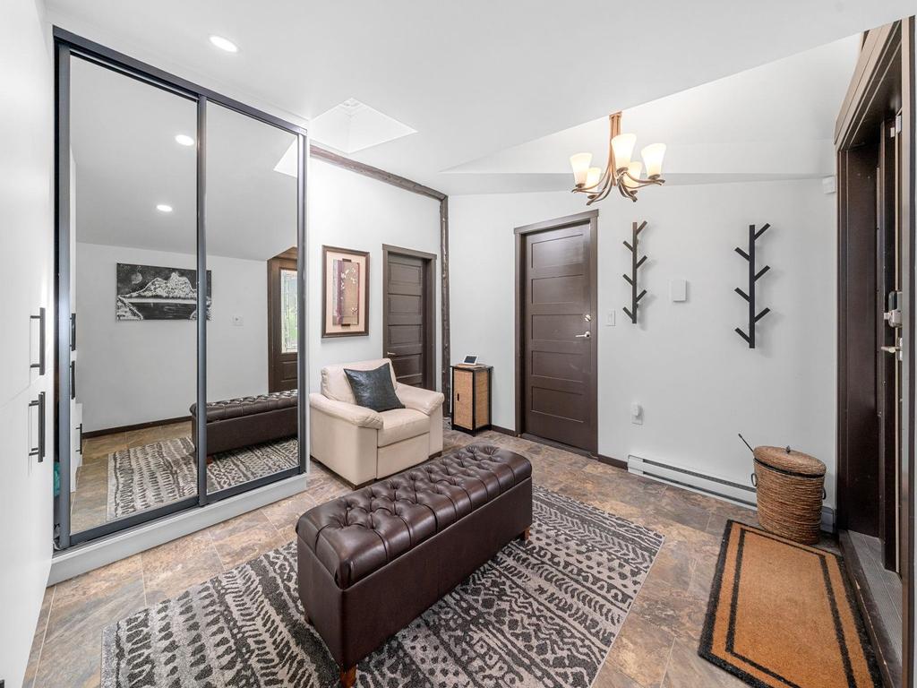 Listing Image for R3108336