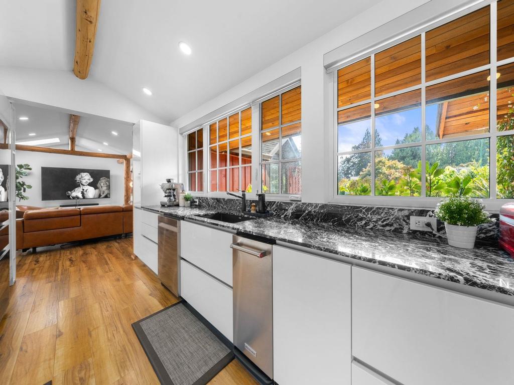 Listing Image for R3108336