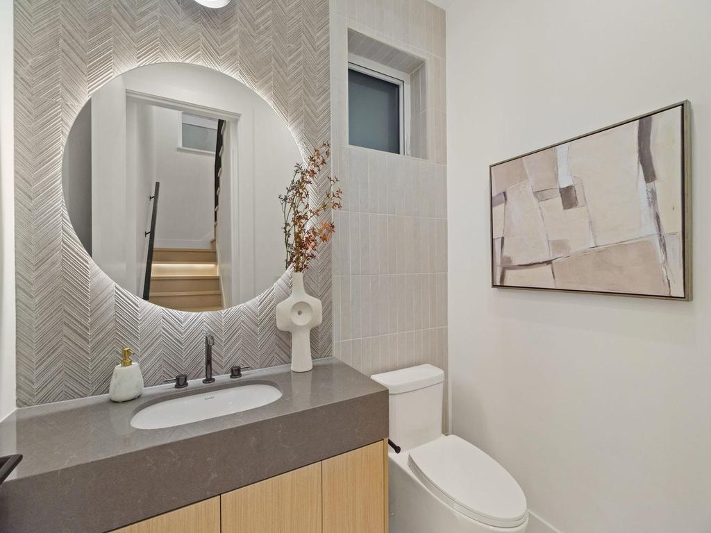 Listing Image for R3108676