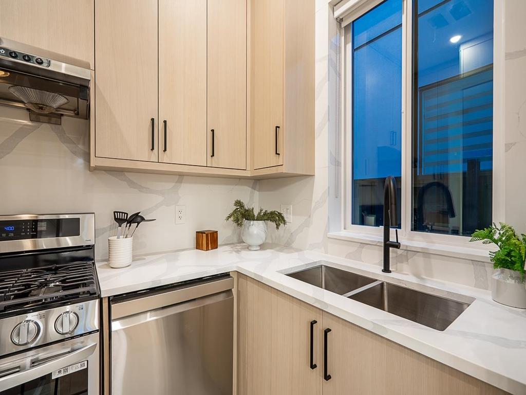 Listing Image for R3109093