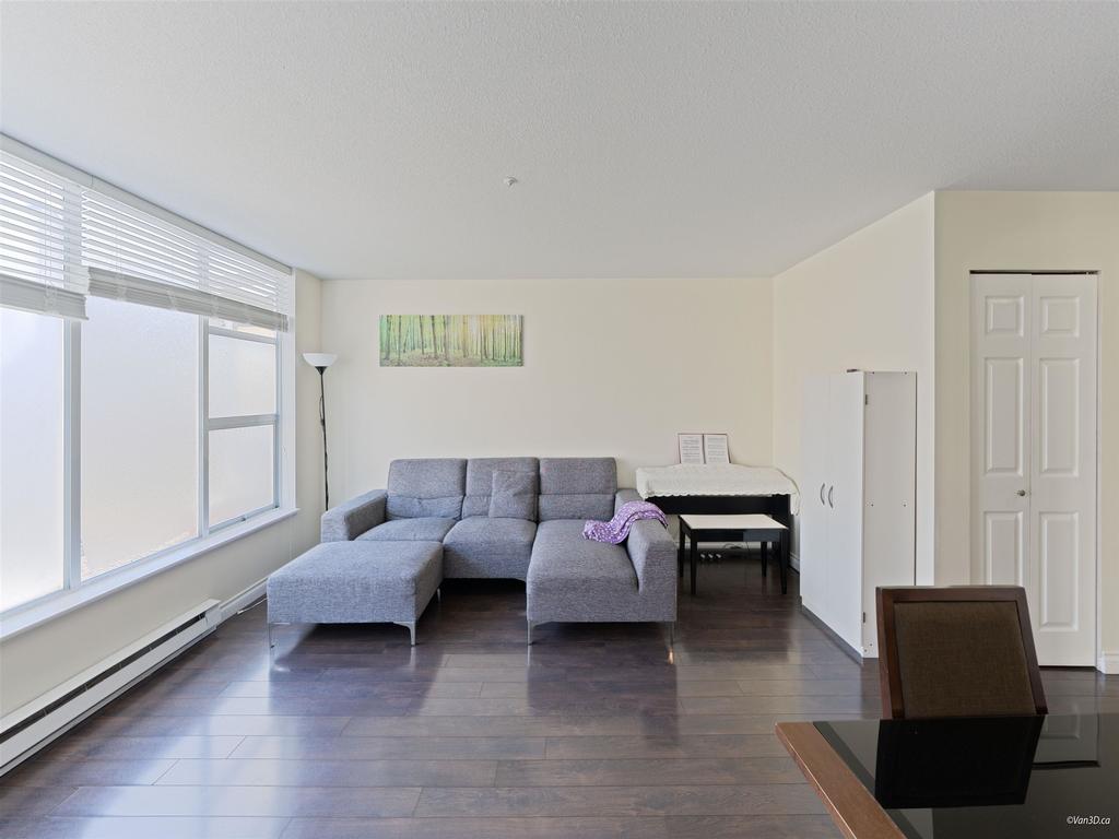 Listing Image for R3109997