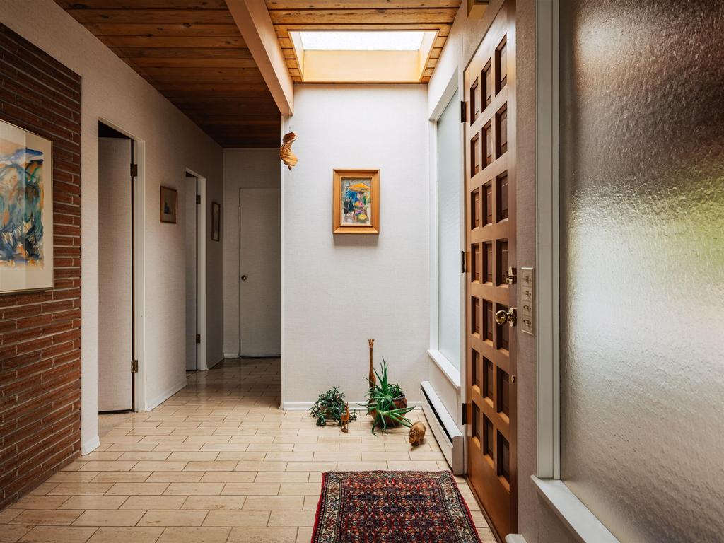 Listing Image for R3110003