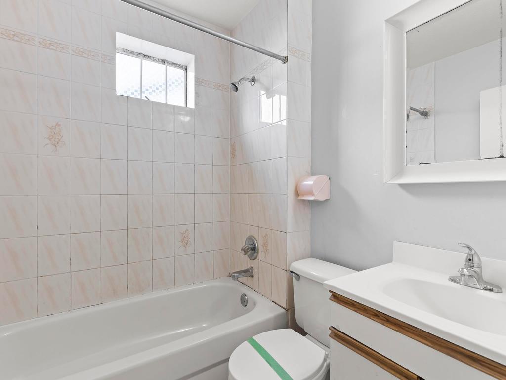 Listing Image for R3110026