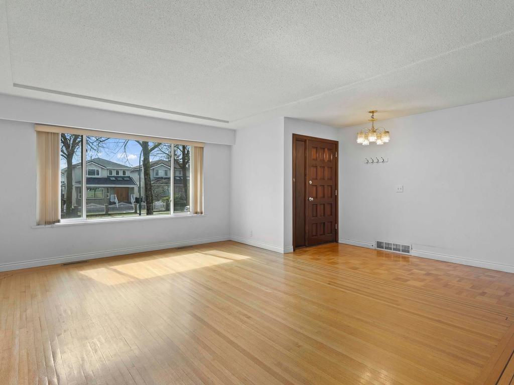 Listing Image for R3110026