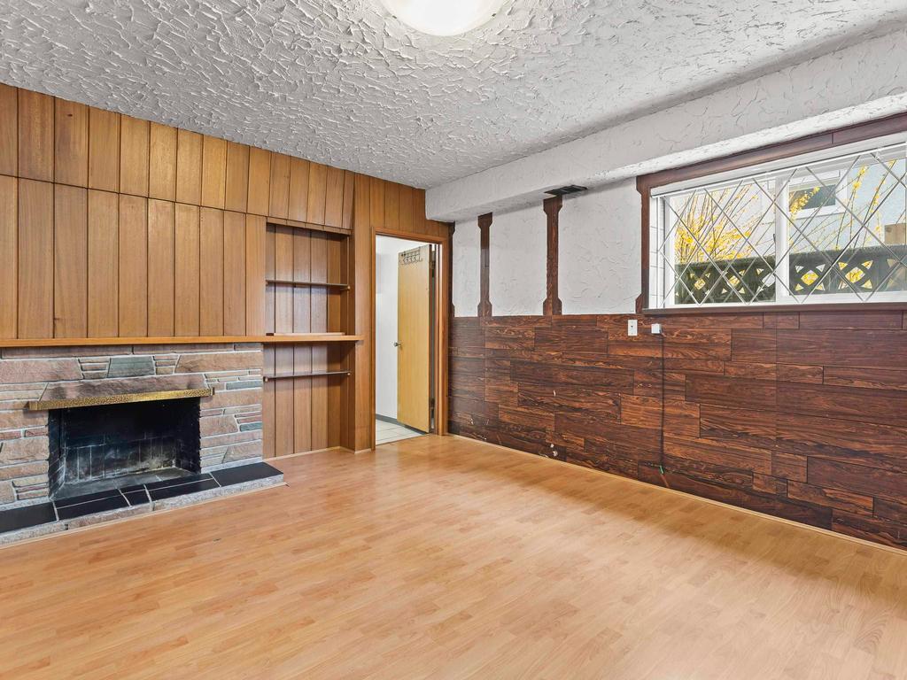 Listing Image for R3110026