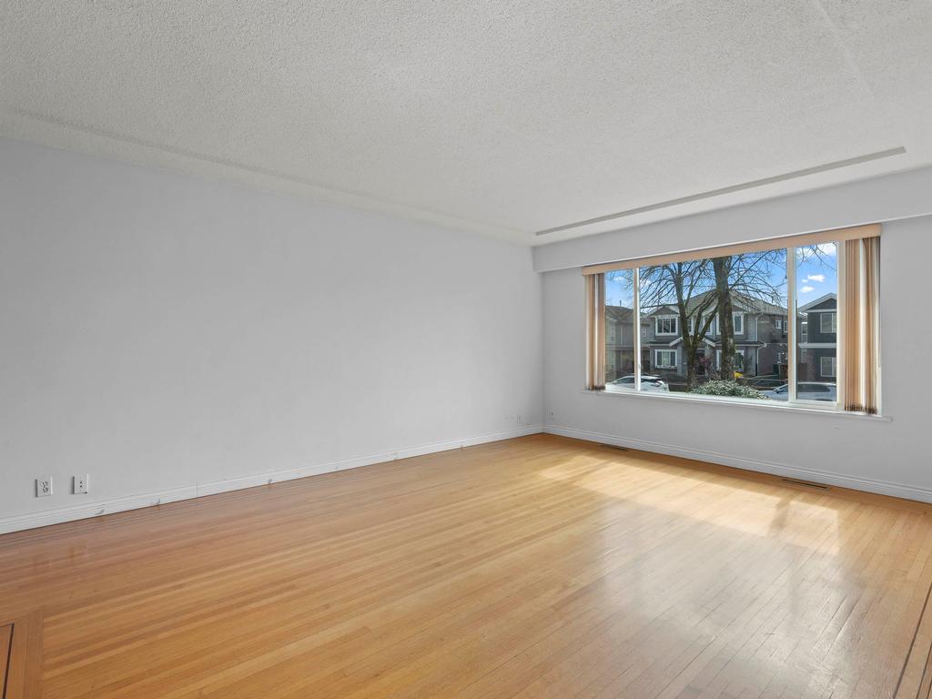 Listing Image for R3110026