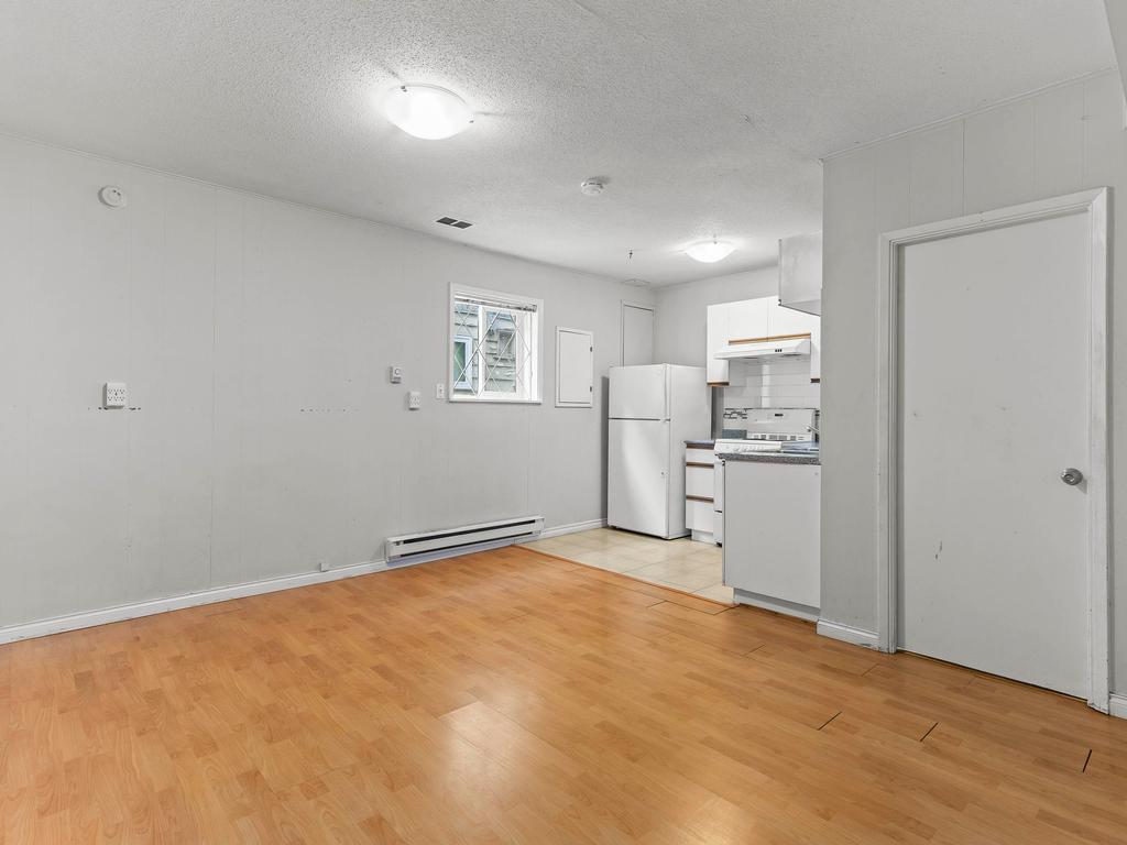 Listing Image for R3110026