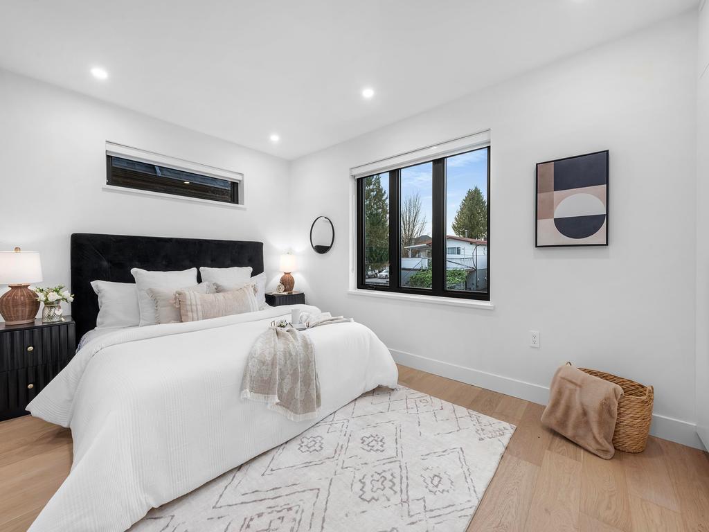 Listing Image for R3110053