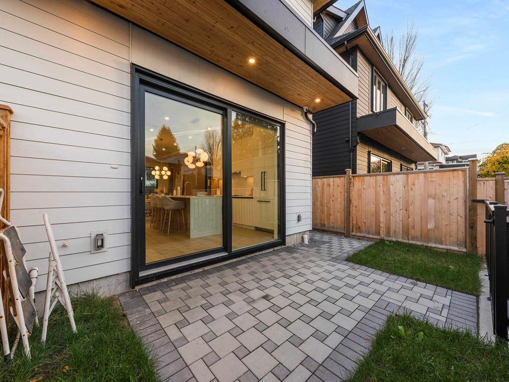 Listing Image for R3110053