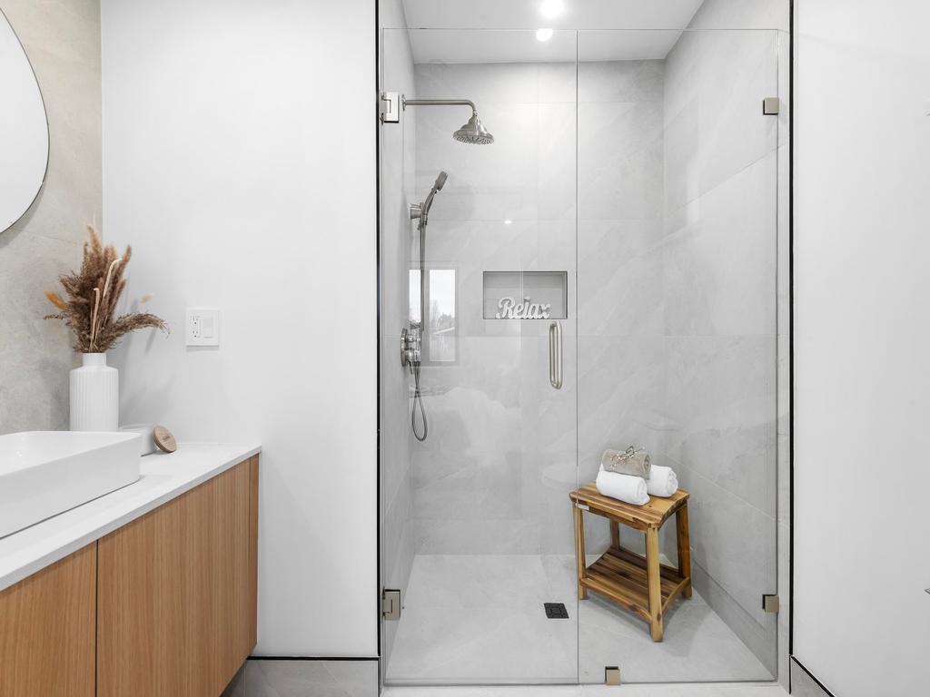 Listing Image for R3110053