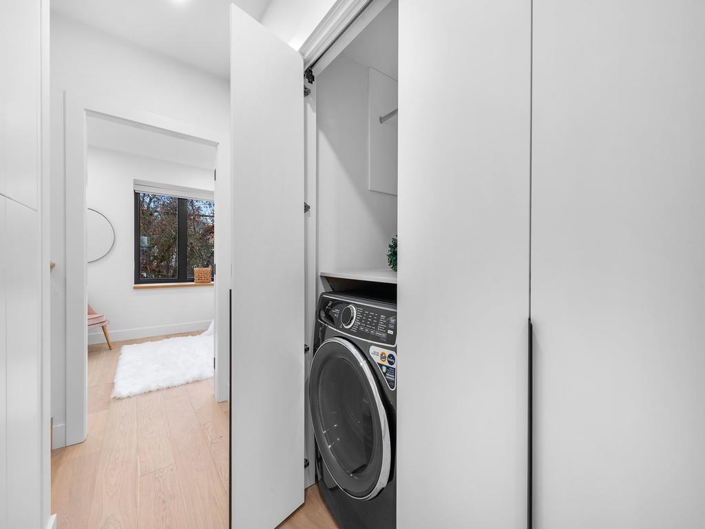 Listing Image for R3110053