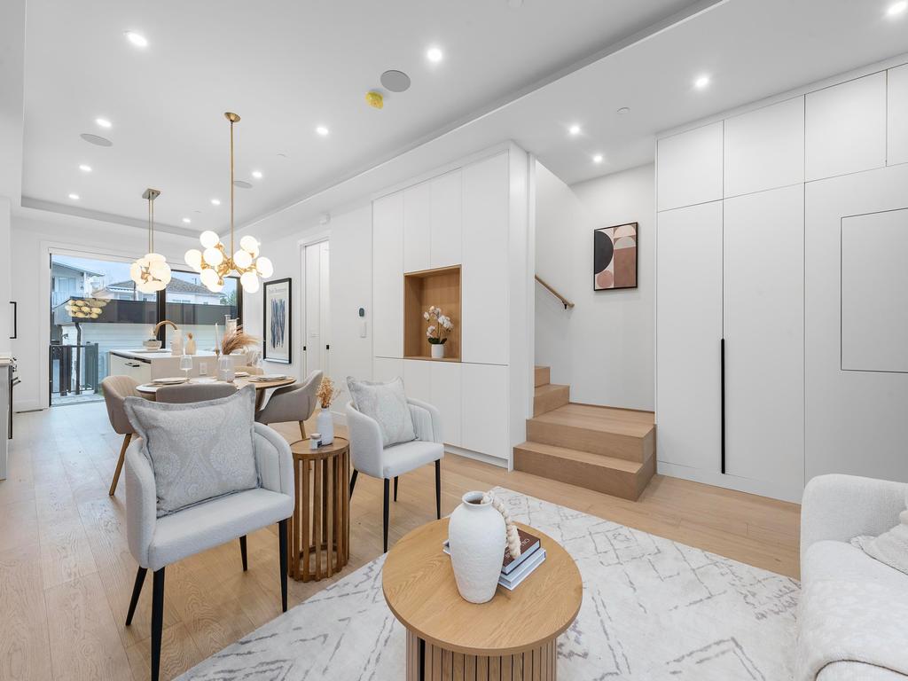 Listing Image for R3110053