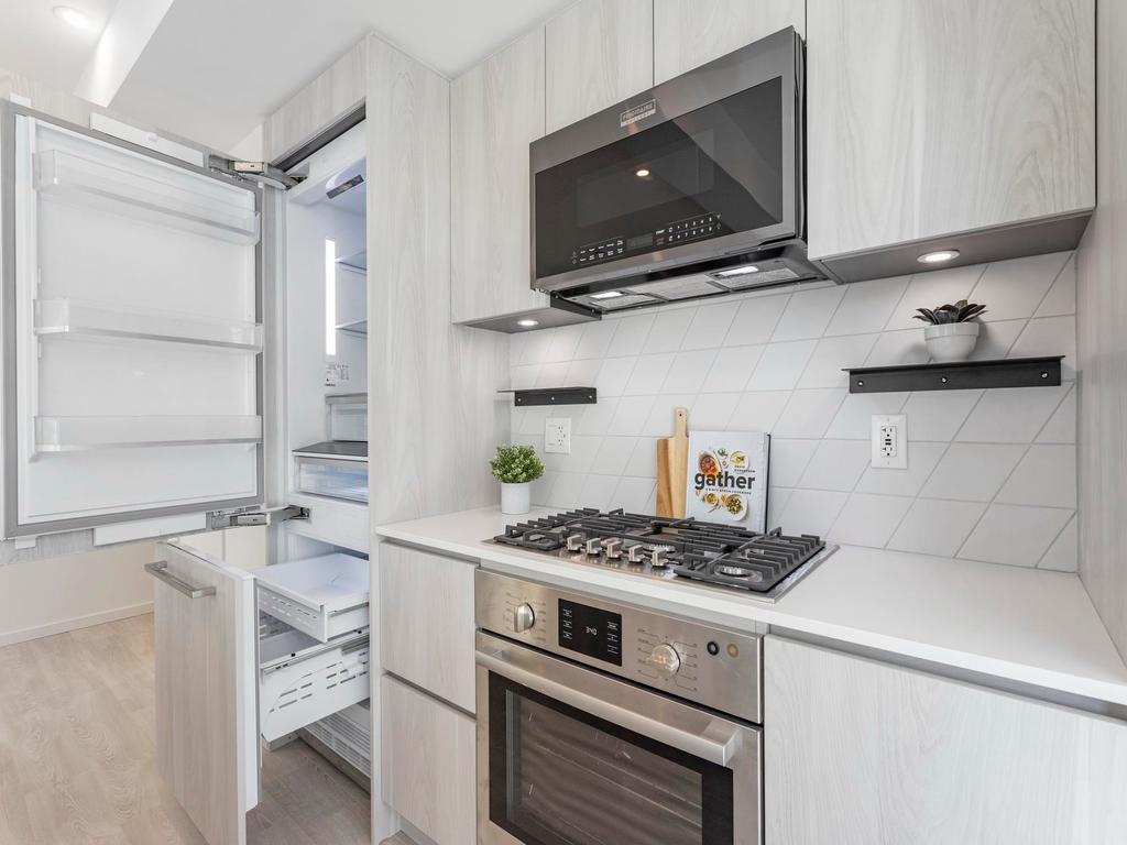 Listing Image for R3110082