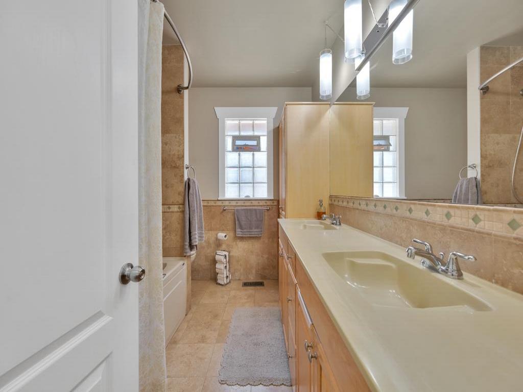 Listing Image for R3110115