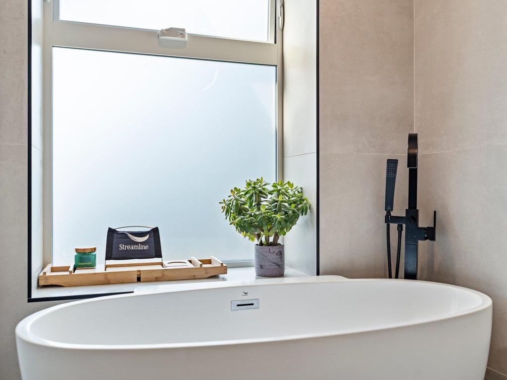 Listing Image for R3110183