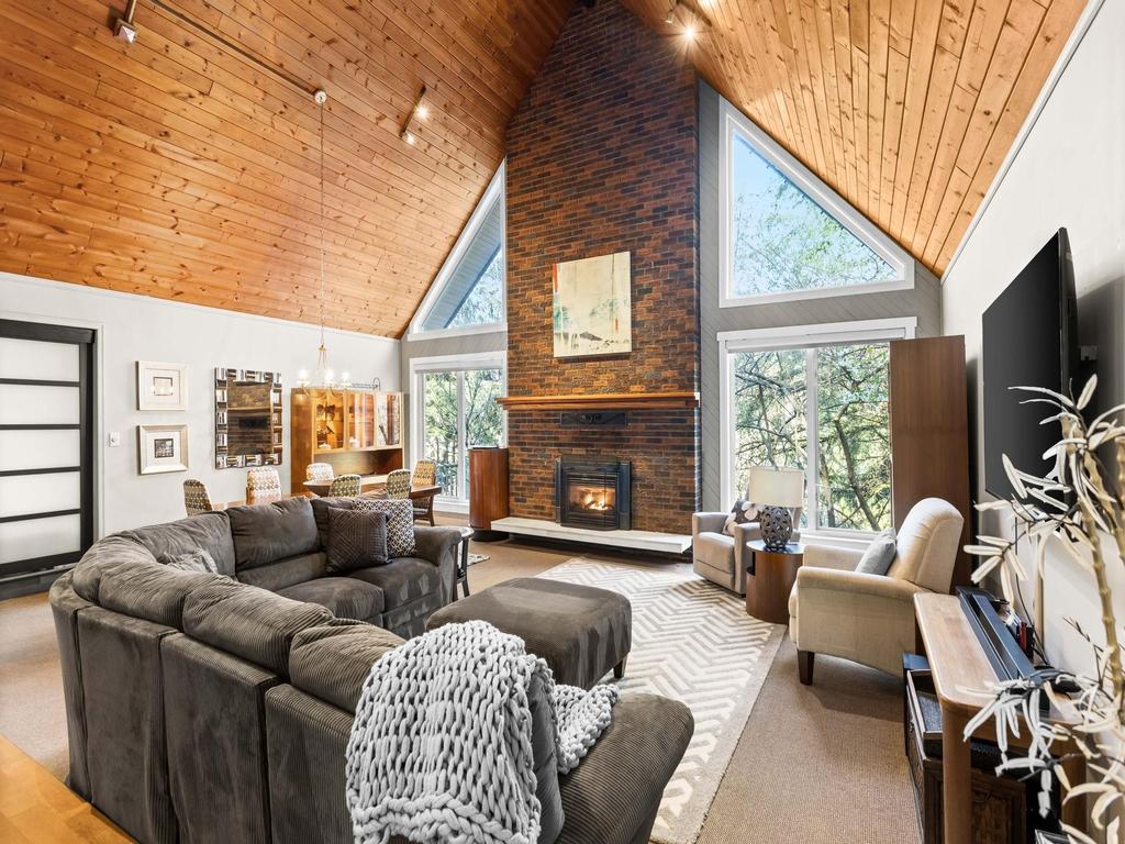 Listing Image for R3110201