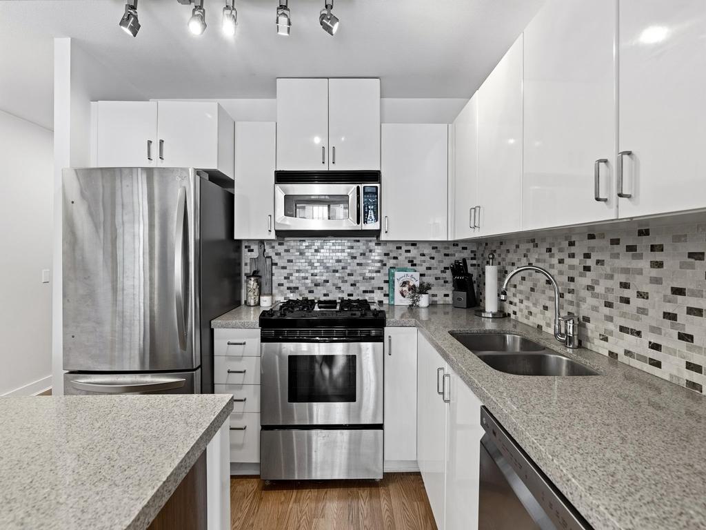 Listing Image for R3110230