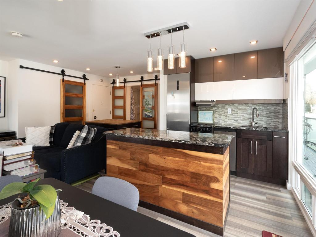 Listing Image for R3110244