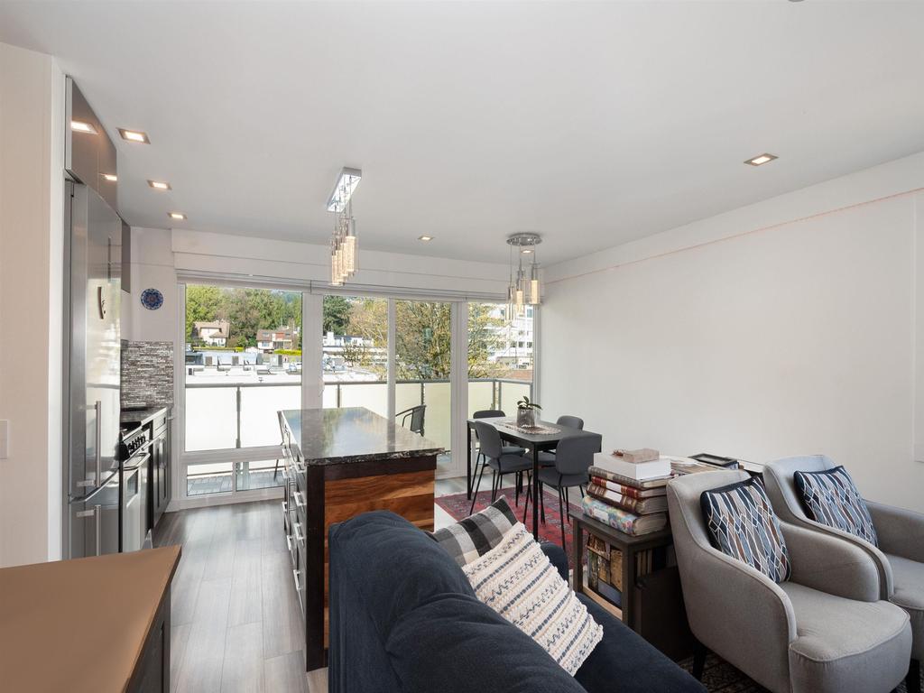 Listing Image for R3110244